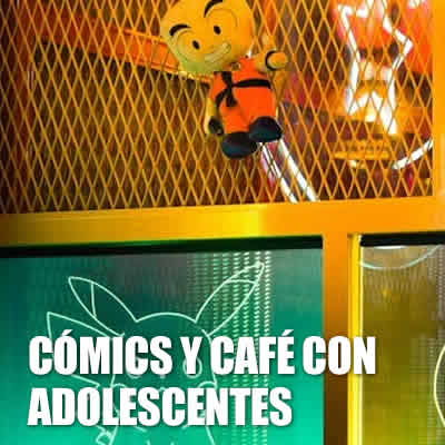 pared con imágenes de manga y animé